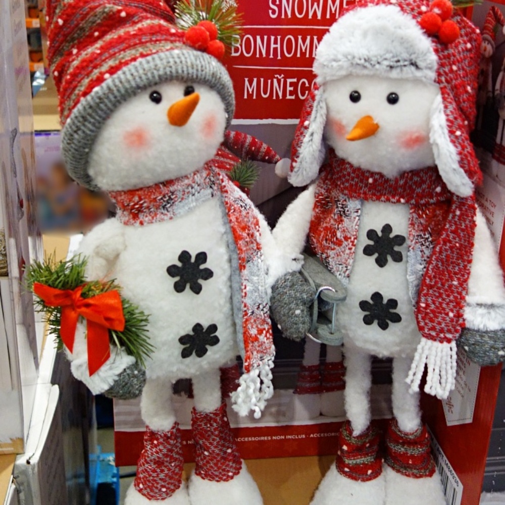New Plush Holiday Snowmen Set